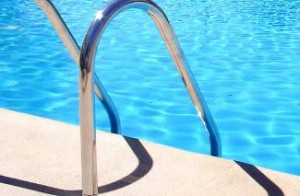 Triste suceso en una piscina en La Salada